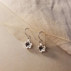 Manuka Flower Earrings-jewellery-The Vault