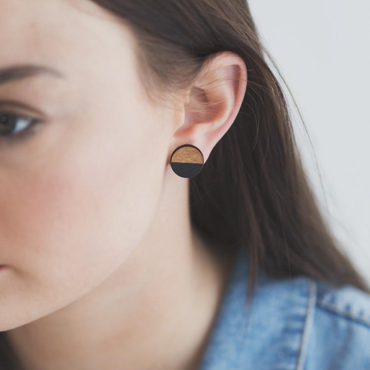 Circle Rimu Earrings Black