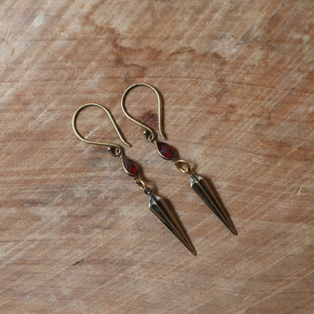 Bronze Star Spike Earrings Garnet