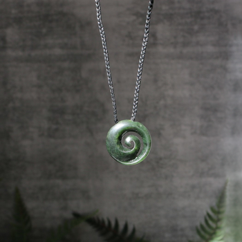 Ernesto Ovalle Small Pounamu Open Koru