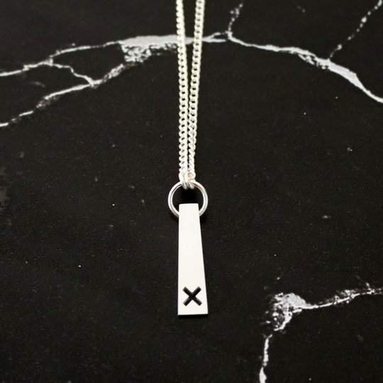 Crossing Pendant Neckpiece Silver