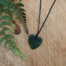 Pounamu Pendant Heart Small-jewellery-The Vault