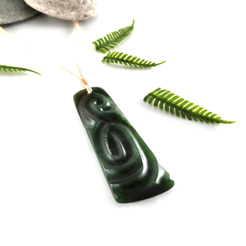 Pounamu Pendant Toki Flow