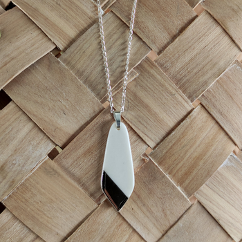 Porcelain Fantail Feather Necklace White