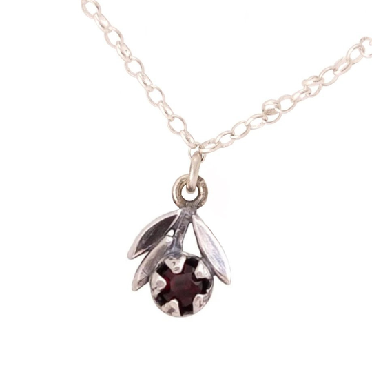 Red Manuka Sprig Garnet Necklace Silver