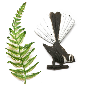 Sitting Fantail Wall Art