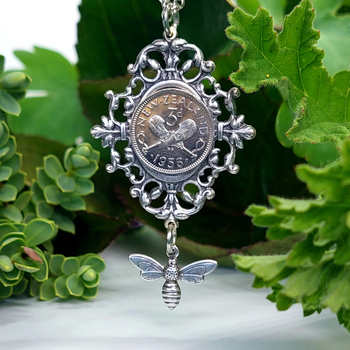 Garden Frame Pendant w Bee Silver