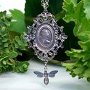 Garden Frame Pendant w Bee Silver