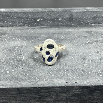Calm Ring Silver Synthetic Sapphires
