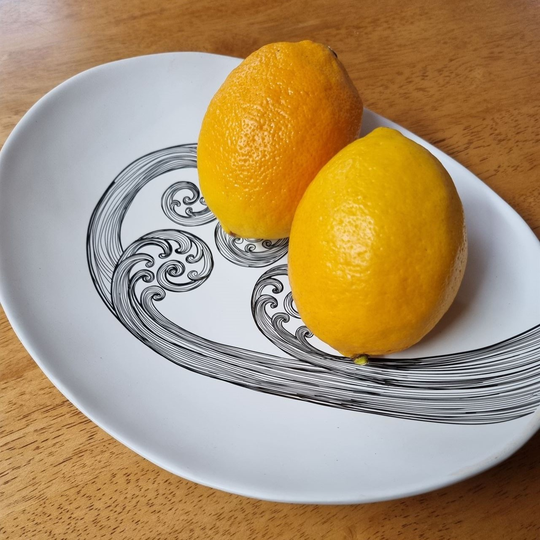 Ponga Frond Black on White 24cm Bowl