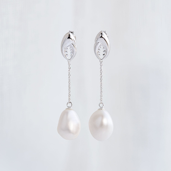 Crab Claw Pearl Earrings