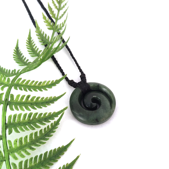 Ernesto Ovalle Medium Pounamu Koru