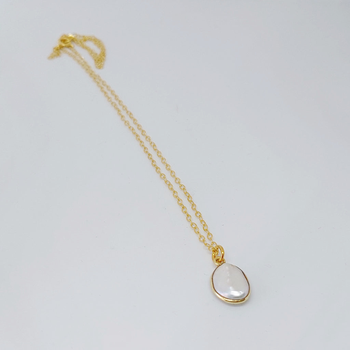 Timeless Pearl Pendant Gold Plate