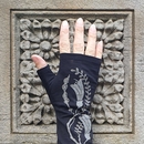 Merino Fingerless Gloves Black Kowhai
