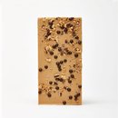 Cookie&Crispy Pearls Caramelised White Chocolate Bar