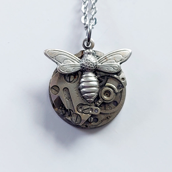 Mini Steampunk Pendant w Silver Bee