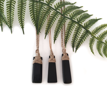 Ernesto Ovalle Small Pounamu Lashed Toki