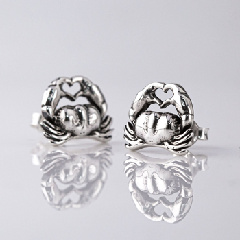 Crab Romance Studs Silver