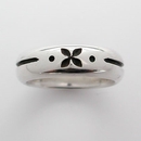 Single Flower Tapa Band Silver