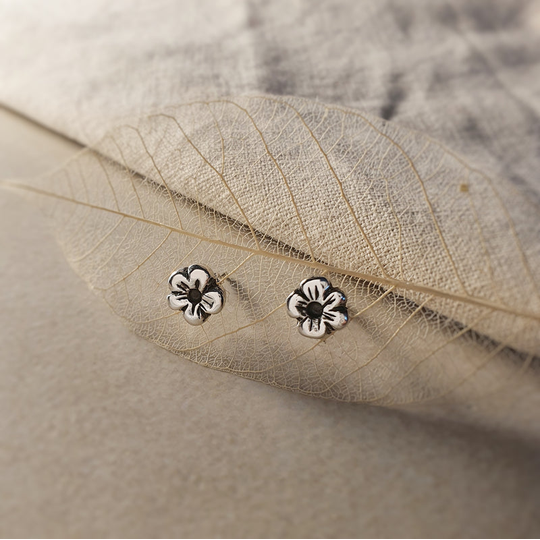 Manuka Flower Studs