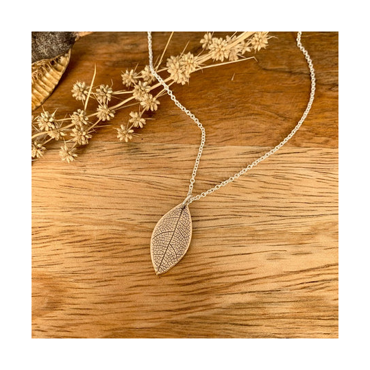 Petite Leaf Necklace Bronze