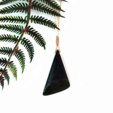 Pounamu Pendant Simple Triangle-jewellery-The Vault