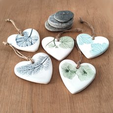 Hanging Heart Leaf Pattern-artists-and-brands-The Vault