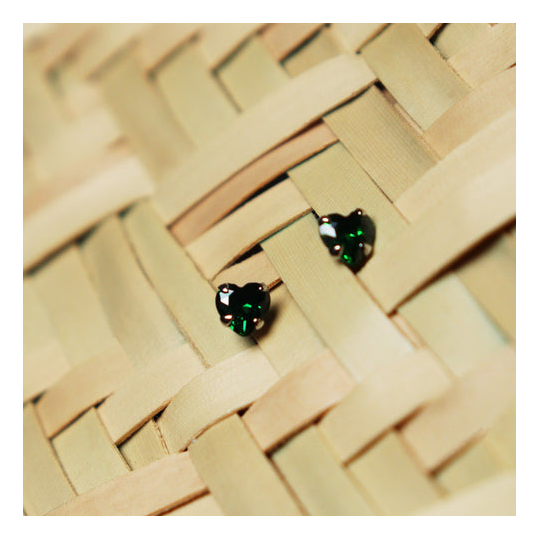 Kawakawa Gem Studs Gold Plate
