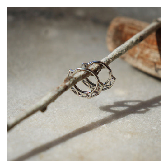 Niho Huggies Earrings Silver