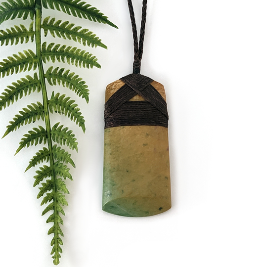 Pounamu Pendant Lashed Toki
