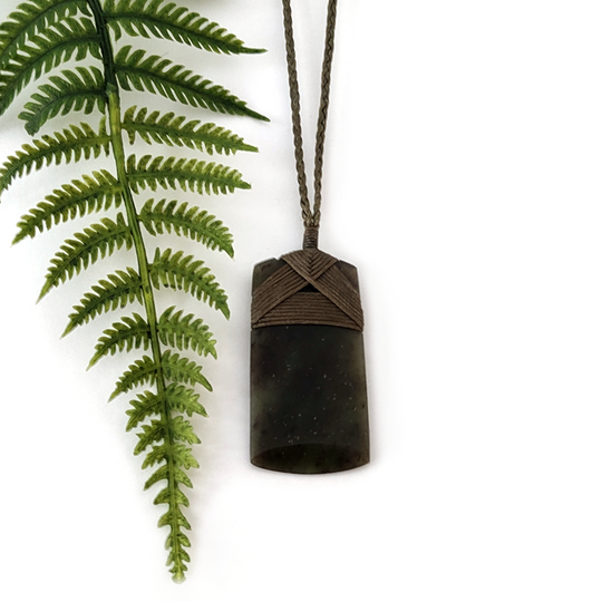 Pounamu Pendant Lashed Toki