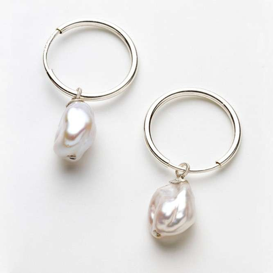 Perla Hoops Petite Earrings