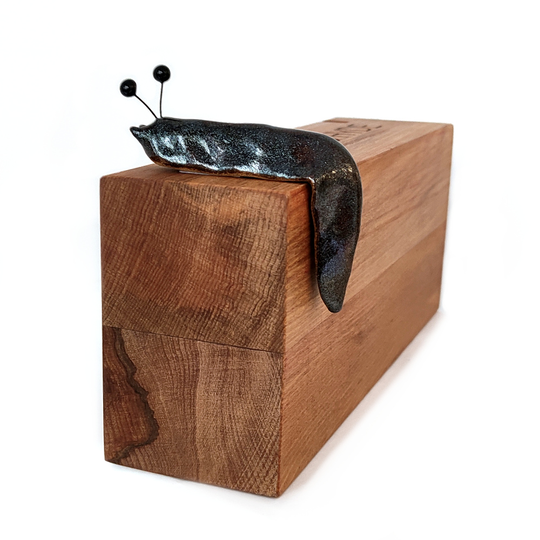 Ceramic Shelf Slug Brown Glitter