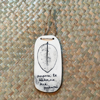 Medium Whakatauki Hanging