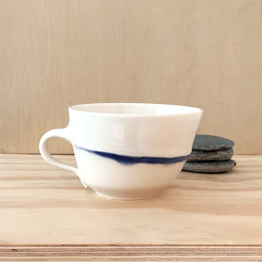Tea Cup Blue Slip Highlight