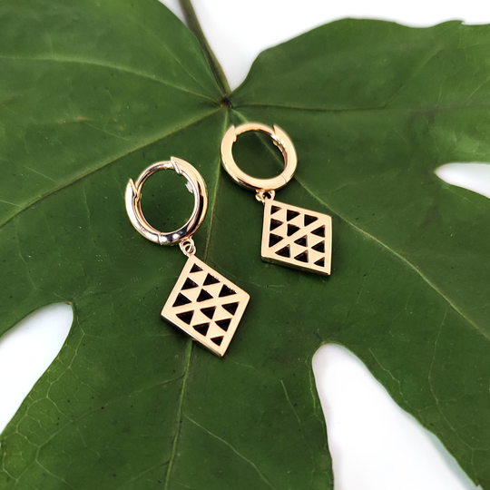 Niho Pendant Huggies Earrings Gold Plate