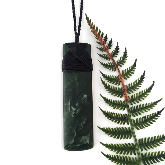 Pounamu Pendant Lashed Toki