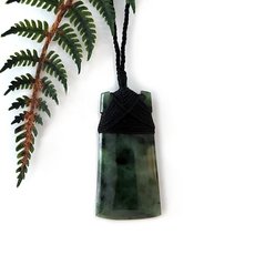 Pounamu Pendant Lashed Toki-jewellery-The Vault