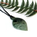 Pounamu Pendant Single Twist Kahotea