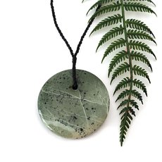 Pounamu Pendant Simple Disc Williamsonite-jewellery-The Vault