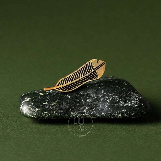 Huia Feather Antique Gold Pin