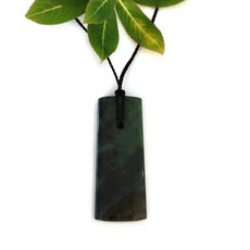 Kawakawa Pounamu Pendant Toki-jewellery-The Vault