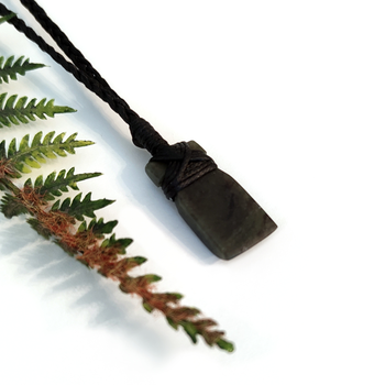 Pounamu Pendant Lashed Toki Small