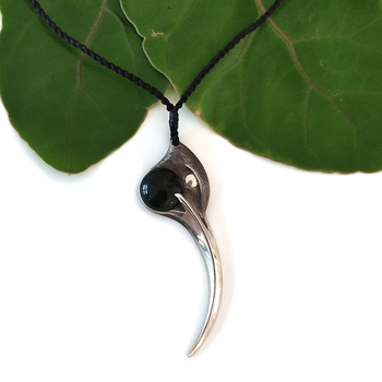 Silver Female Huia Pendant with Pounmau
