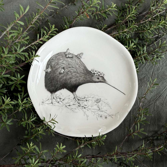 Trinket Dish Walking with Aroha Brown Kiwi