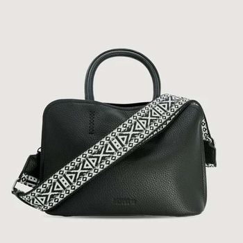 The Karori Bag Black-lifestyle-The Vault