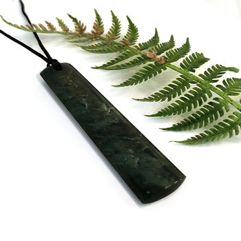 Kawakawa Pounamu Toki Pendant-jewellery-The Vault