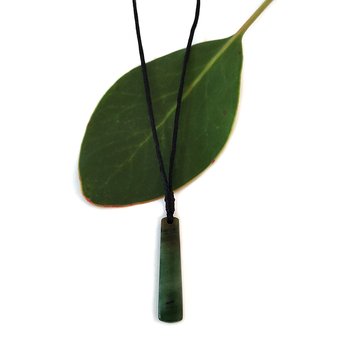 Pounamu Pendant-jewellery-The Vault