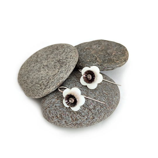 Manuka Flower Earrings MOP Silver