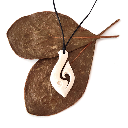 Bone Pendant Hei Matau